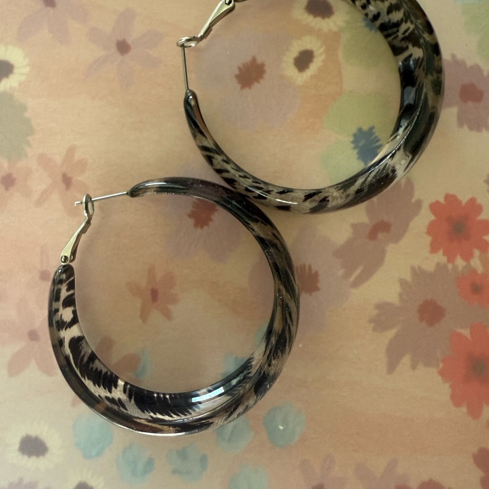 Stylish Black and Gray Hoop Earrings